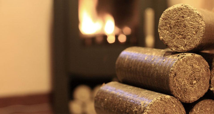 Boomstammen en geperst hout